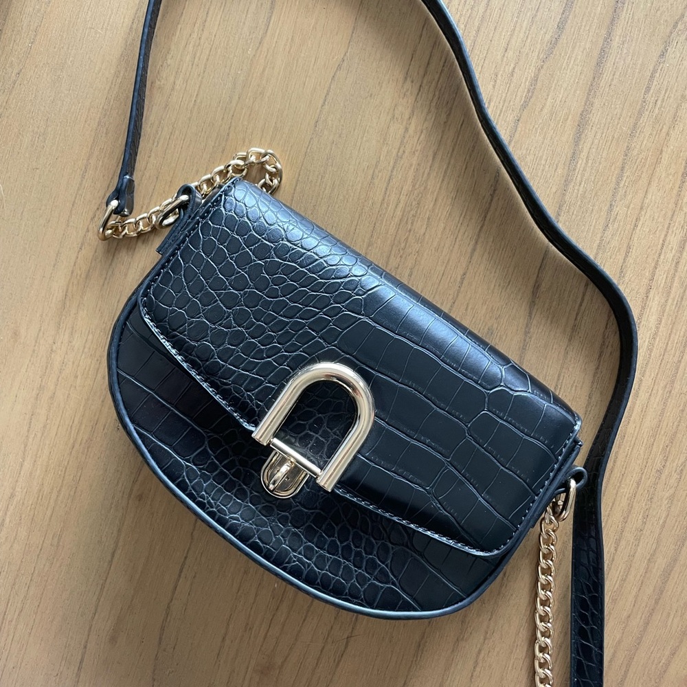 Crossbody bag